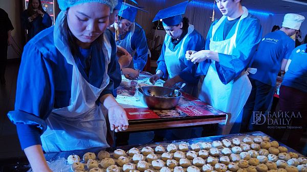В Бурятии прошёл чемпионат по скоростной лепке бууз