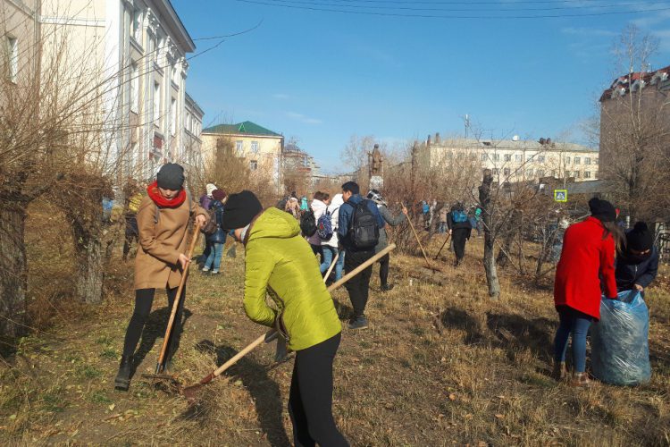 17.10.2017 г. состоялась уборка территории.