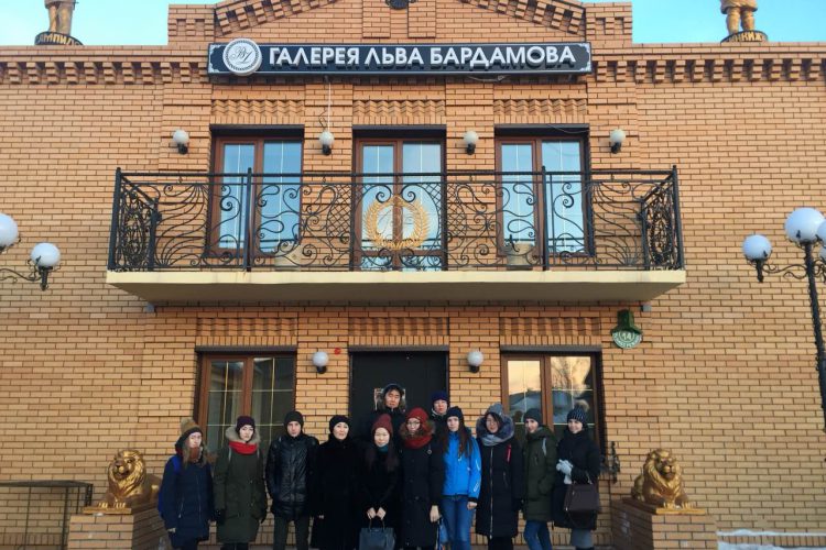 Студенты ИЭУ посетили Музей-галерею Льва Бардамова