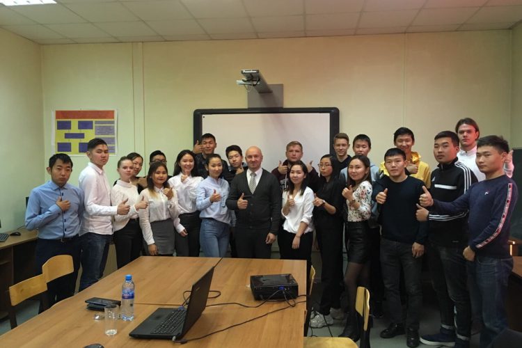 Диалог на равных